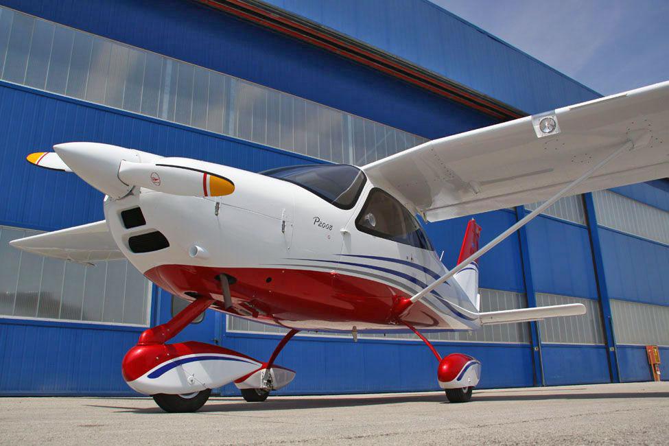 Single-engine trainer aircraft